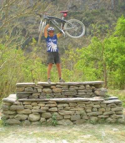 Jonathan Pearce Cycling on the  tour with redspokes